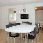 3 Bedroom Beautiful Home In Nexo * Neksø