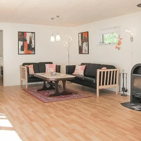 3 Bedroom Beautiful Home In Nexo Hébergement de vacances Neksø