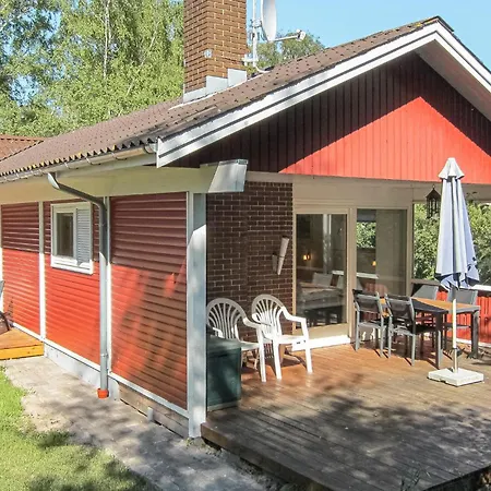 3 Bedroom Beautiful Home In Nexo Hébergement de vacances *